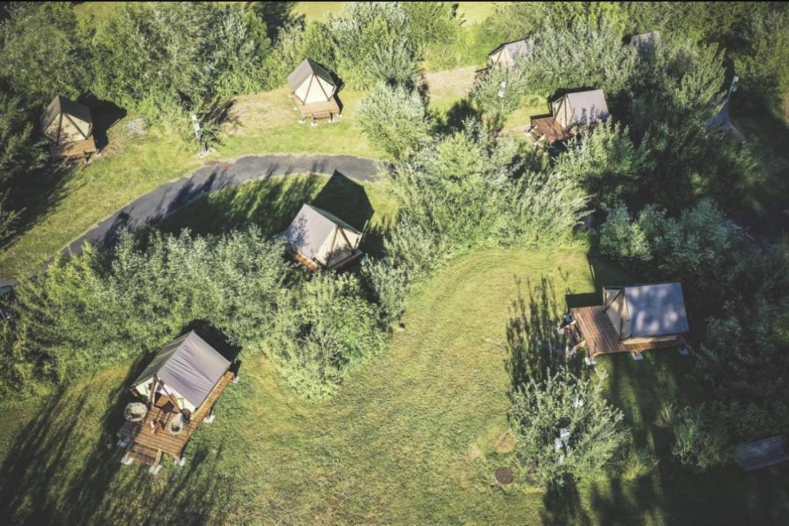 Slow Village De Ce
